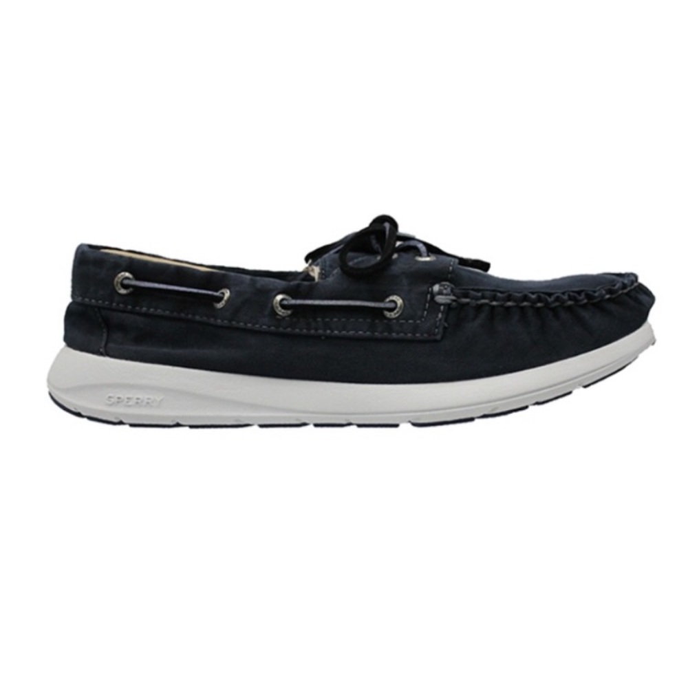 Sperry top-sider Sojourn boat shoe, in navy.